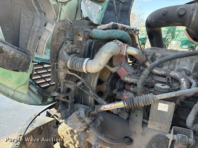 image for item FG1023 2016 Mack CXU613 semi truck