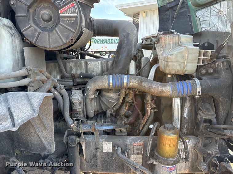 image for item FG1023 2016 Mack CXU613 semi truck