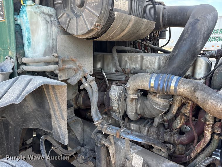 image for item FG1023 2016 Mack CXU613 semi truck