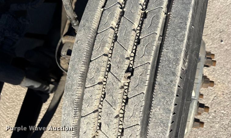 image for item FG1023 2016 Mack CXU613 semi truck