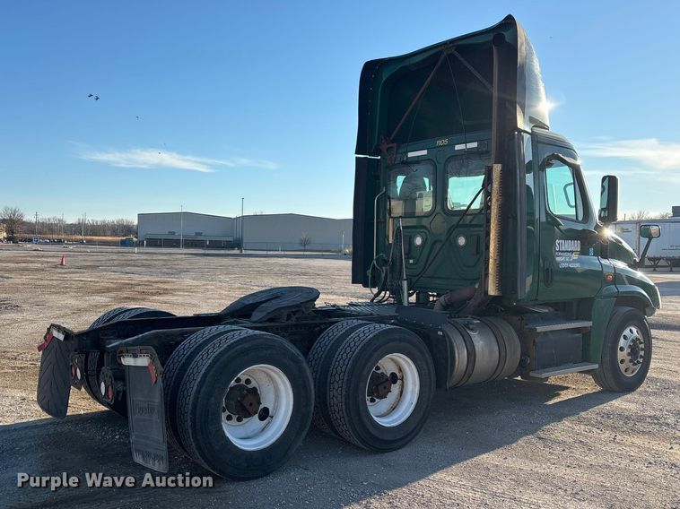 image for item FG1024 2017 Freightliner Cascadia 125 semi truck