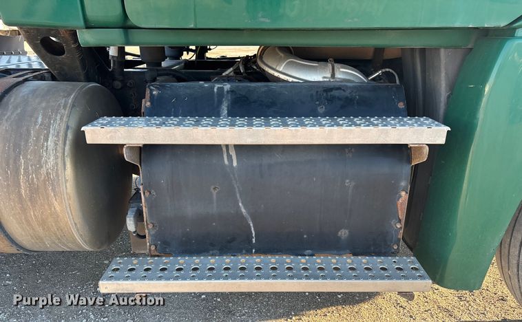 image for item FG1024 2017 Freightliner Cascadia 125 semi truck