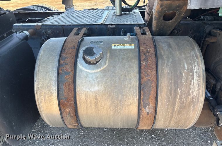 image for item FG1024 2017 Freightliner Cascadia 125 semi truck