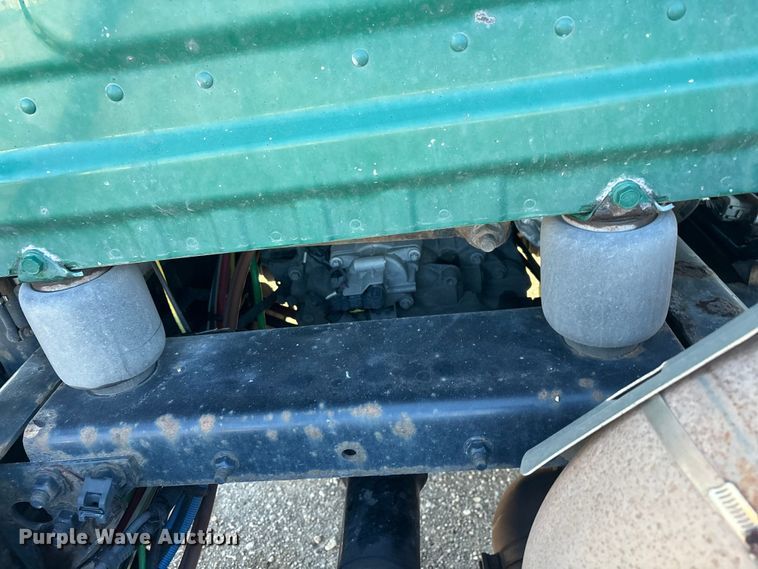 image for item FG1024 2017 Freightliner Cascadia 125 semi truck