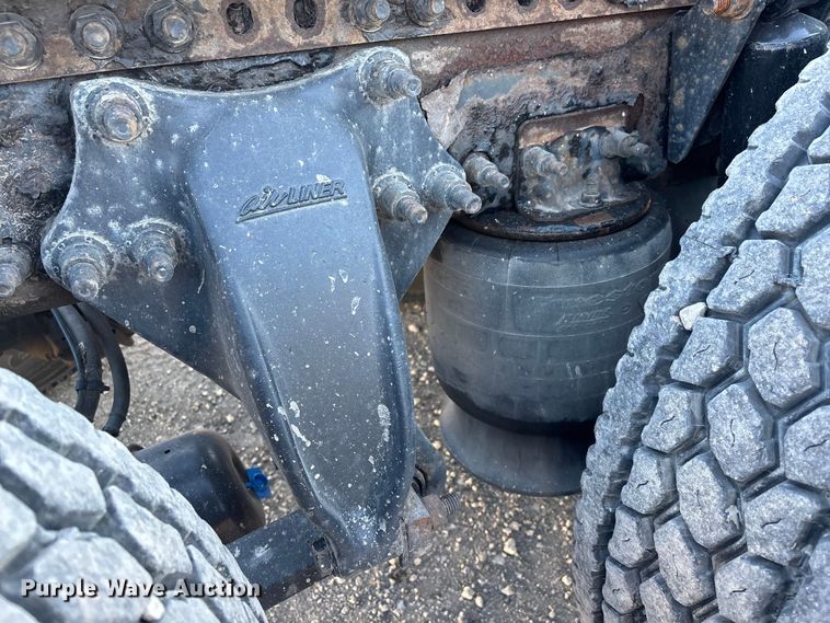 image for item FG1024 2017 Freightliner Cascadia 125 semi truck