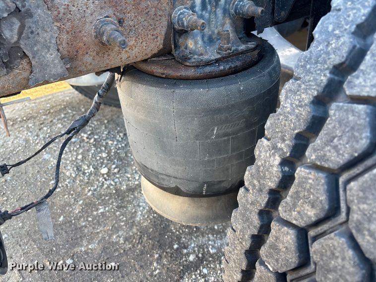 image for item FG1024 2017 Freightliner Cascadia 125 semi truck