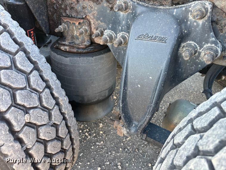 image for item FG1024 2017 Freightliner Cascadia 125 semi truck