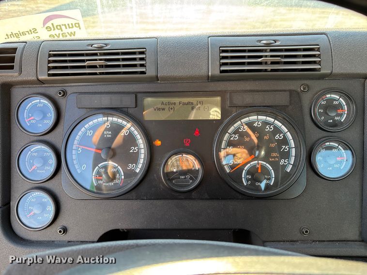 image for item FG1024 2017 Freightliner Cascadia 125 semi truck