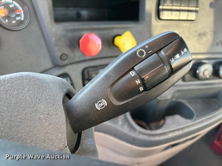 image for item FG1024 2017 Freightliner Cascadia 125 semi truck