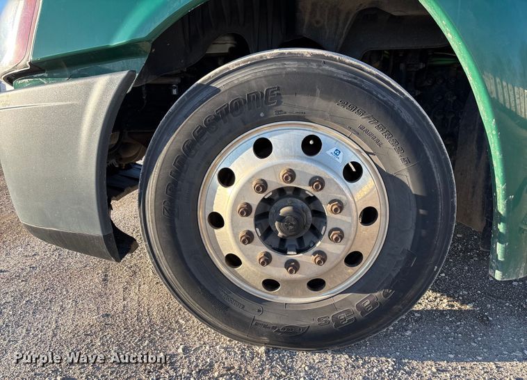 image for item FG1024 2017 Freightliner Cascadia 125 semi truck