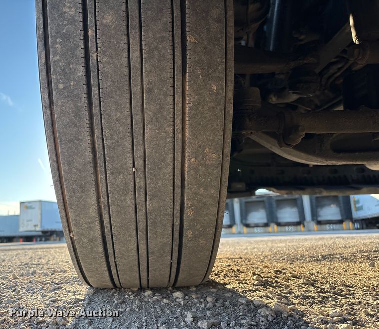 image for item FG1024 2017 Freightliner Cascadia 125 semi truck