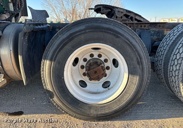 image for item FG1024 2017 Freightliner Cascadia 125 semi truck