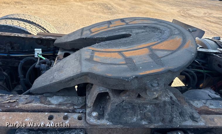 image for item FG1025 2017 Freightliner Cascadia 125 semi truck