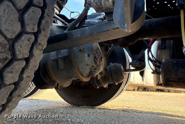 image for item FG1025 2017 Freightliner Cascadia 125 semi truck