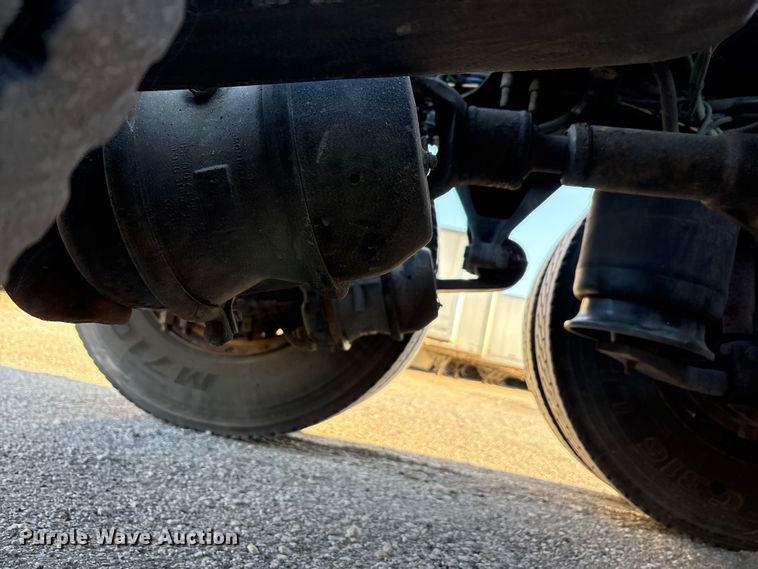 image for item FG1025 2017 Freightliner Cascadia 125 semi truck