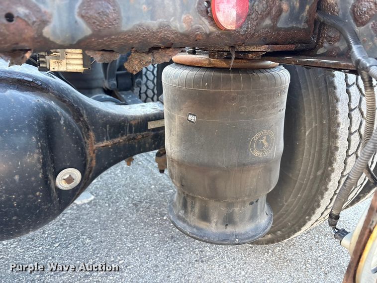 image for item FG1025 2017 Freightliner Cascadia 125 semi truck