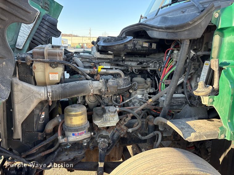 image for item FG1025 2017 Freightliner Cascadia 125 semi truck