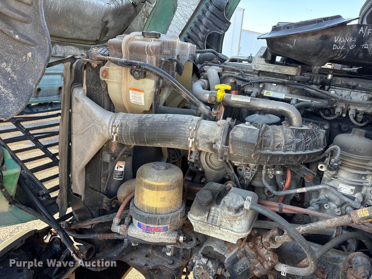 image for item FG1025 2017 Freightliner Cascadia 125 semi truck