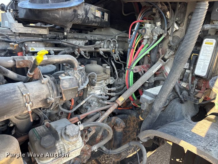 image for item FG1025 2017 Freightliner Cascadia 125 semi truck