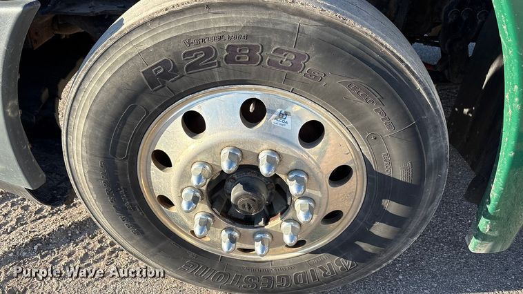 image for item FG1025 2017 Freightliner Cascadia 125 semi truck