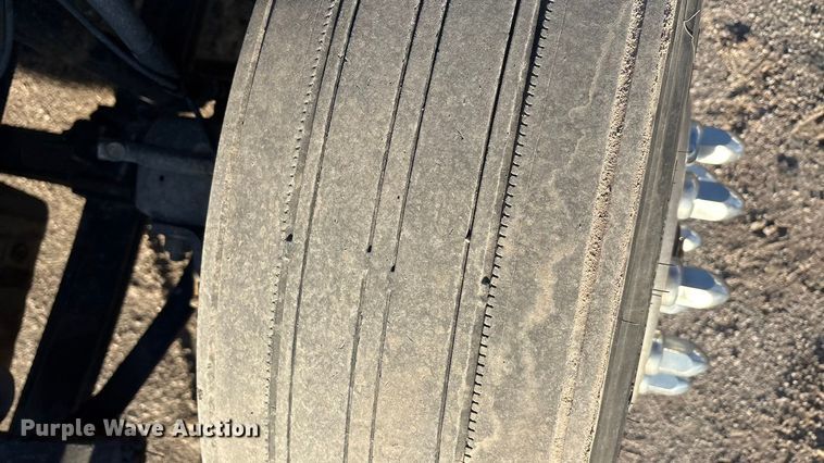 image for item FG1025 2017 Freightliner Cascadia 125 semi truck