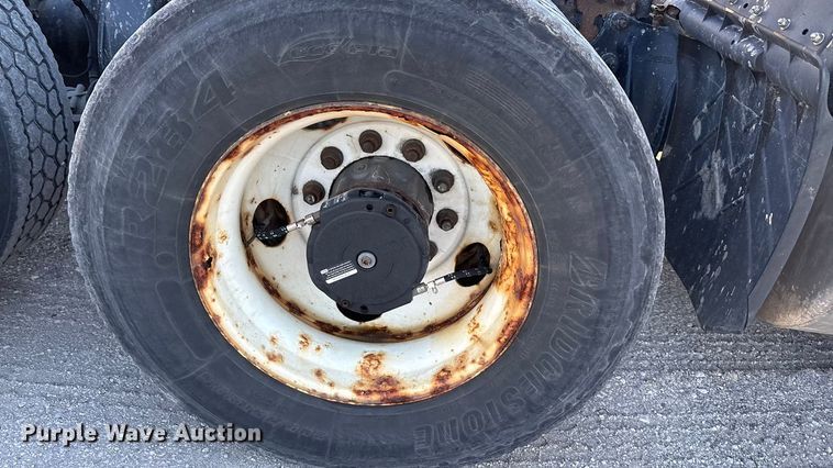 image for item FG1025 2017 Freightliner Cascadia 125 semi truck