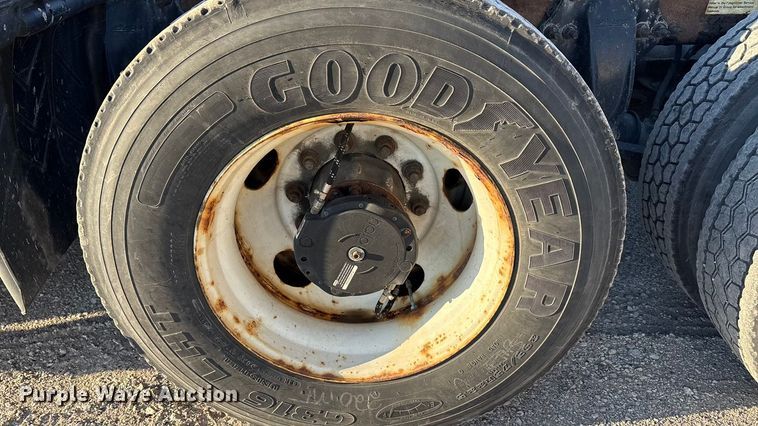 image for item FG1025 2017 Freightliner Cascadia 125 semi truck