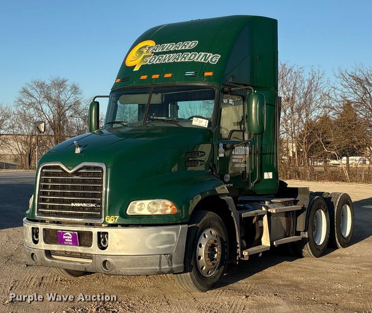image for item FG1026 2016 Mack CXU semi truck