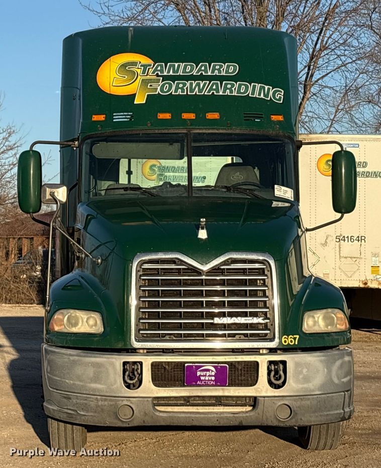 image for item FG1026 2016 Mack CXU semi truck