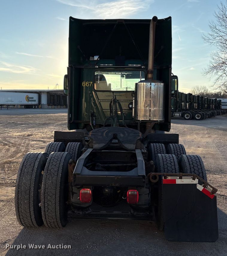 image for item FG1026 2016 Mack CXU semi truck