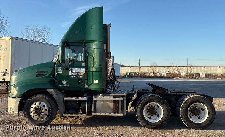 image for item FG1026 2016 Mack CXU semi truck