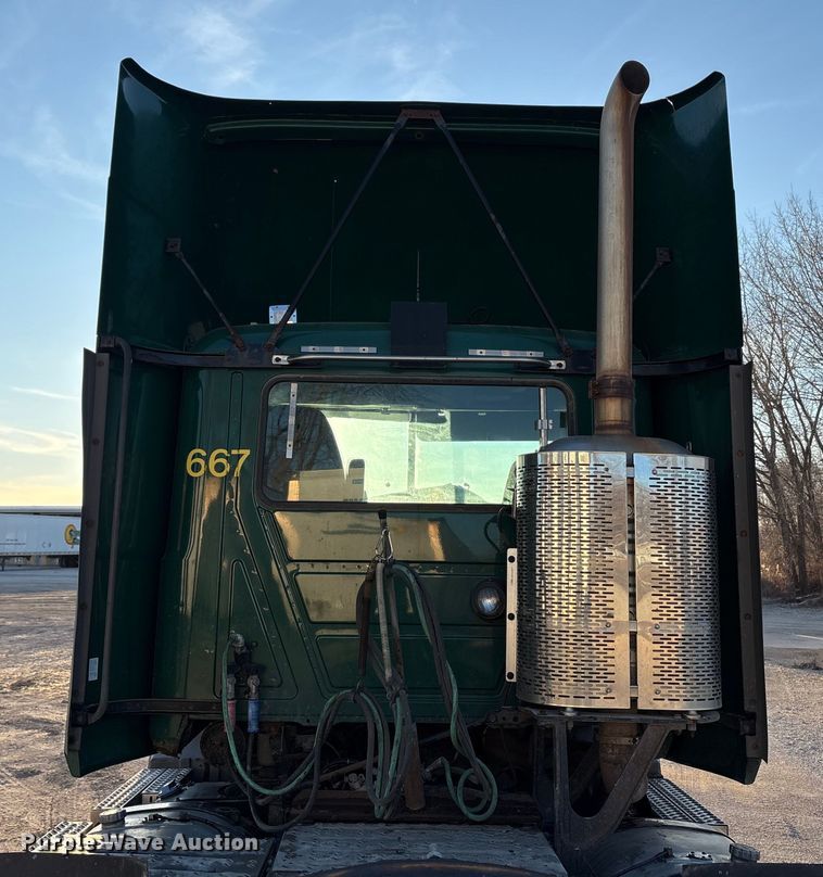 image for item FG1026 2016 Mack CXU semi truck