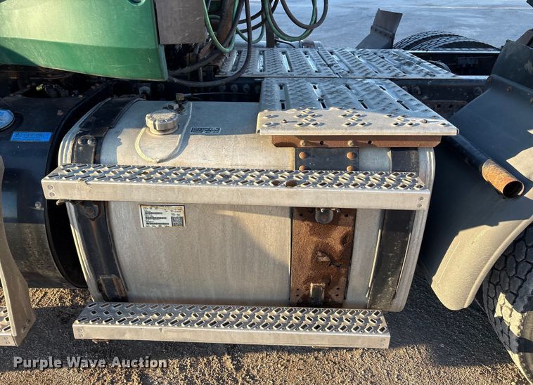 image for item FG1026 2016 Mack CXU semi truck