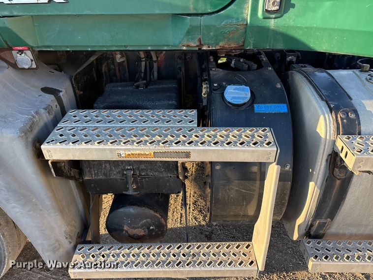 image for item FG1026 2016 Mack CXU semi truck