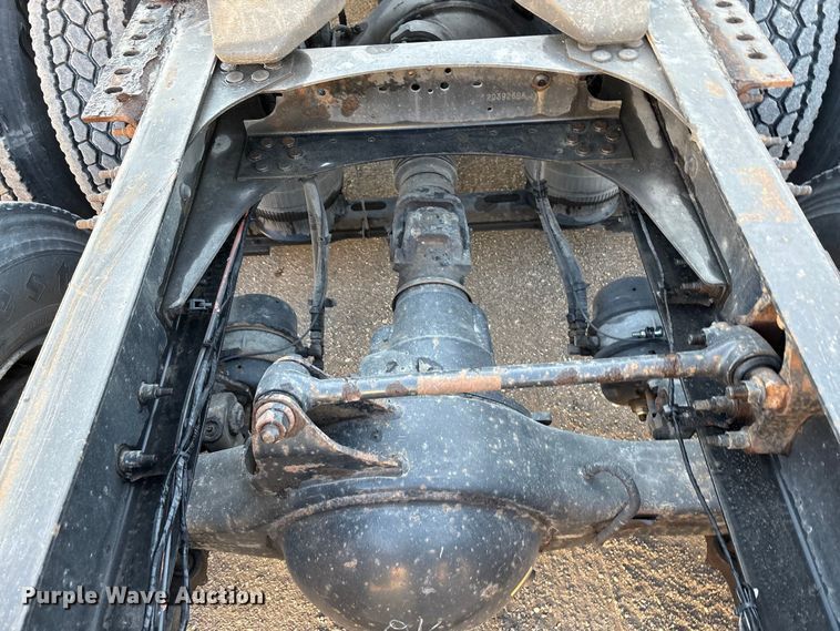 image for item FG1026 2016 Mack CXU semi truck