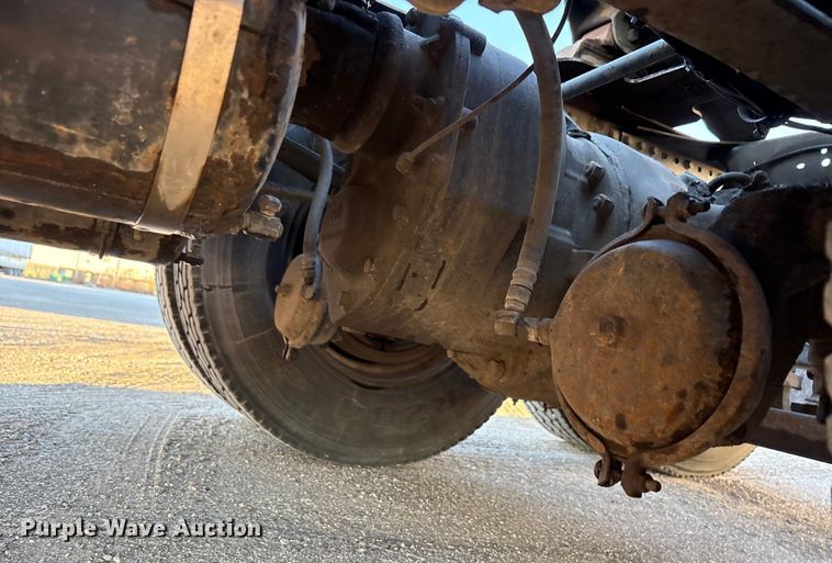 image for item FG1026 2016 Mack CXU semi truck