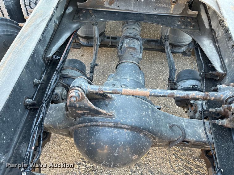 image for item FG1026 2016 Mack CXU semi truck