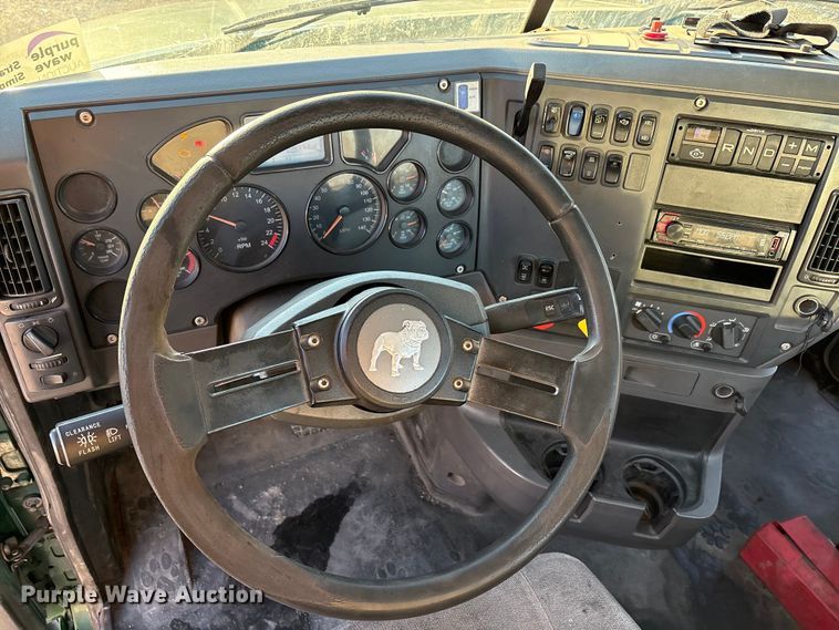 image for item FG1026 2016 Mack CXU semi truck