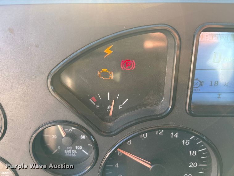 image for item FG1026 2016 Mack CXU semi truck