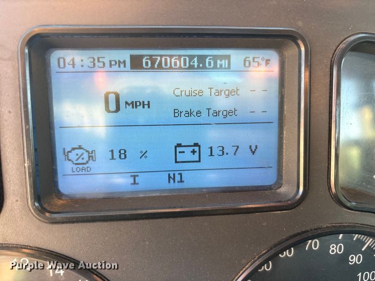 image for item FG1026 2016 Mack CXU semi truck