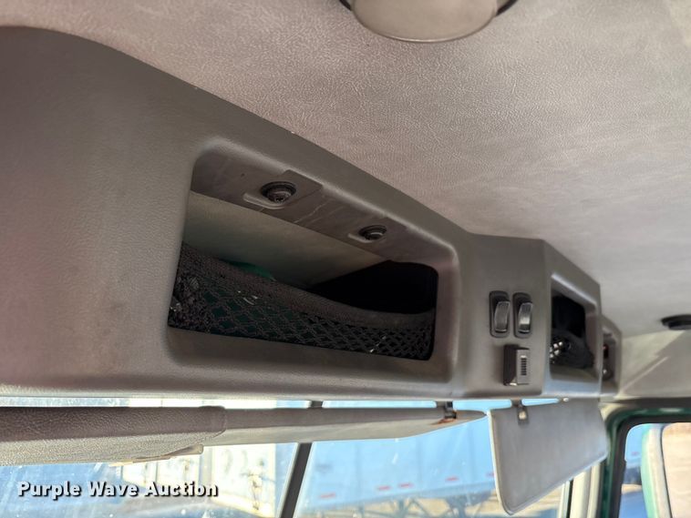 image for item FG1026 2016 Mack CXU semi truck