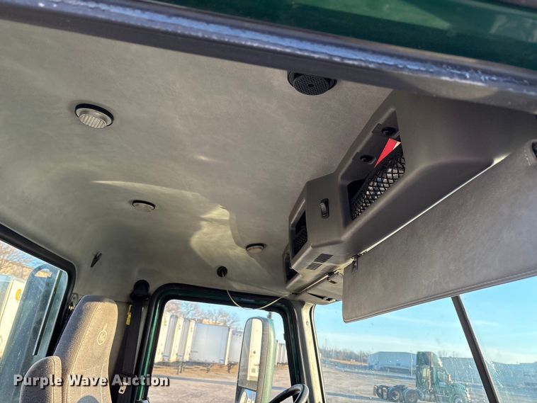 image for item FG1026 2016 Mack CXU semi truck