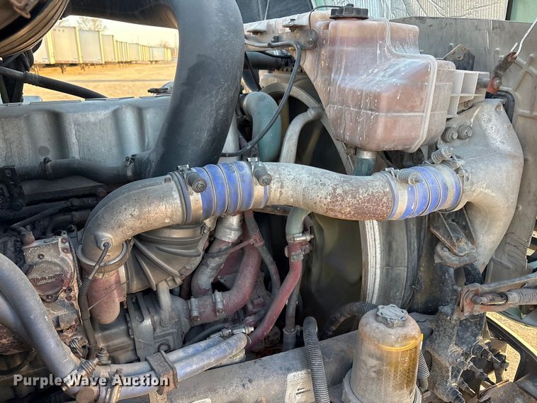 image for item FG1026 2016 Mack CXU semi truck