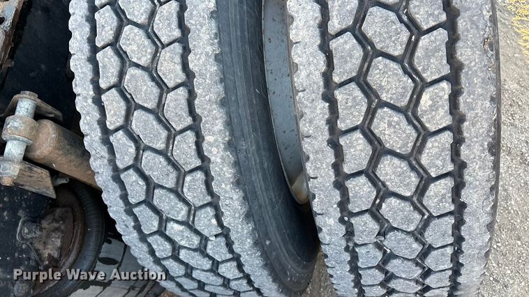 image for item FG1026 2016 Mack CXU semi truck