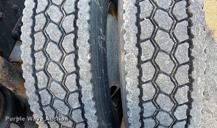 image for item FG1026 2016 Mack CXU semi truck