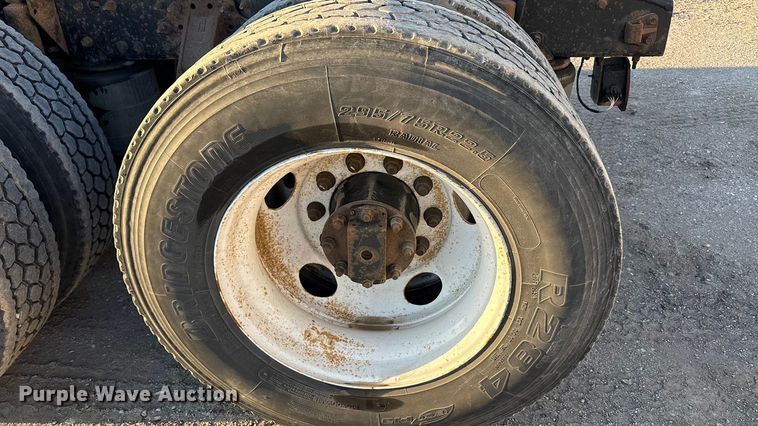 image for item FG1026 2016 Mack CXU semi truck