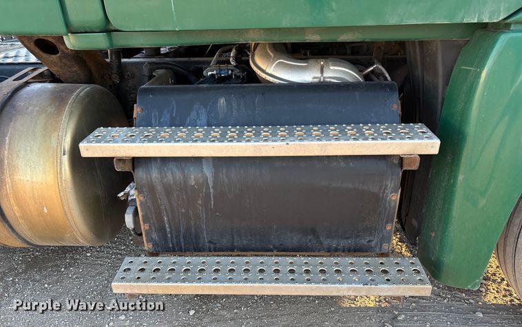 image for item FG1027 2017 Freightliner Cascadia 125 semi truck