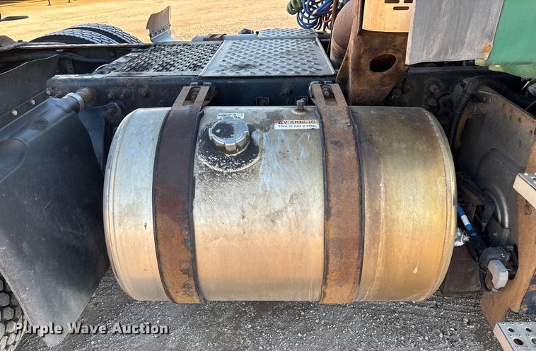 image for item FG1027 2017 Freightliner Cascadia 125 semi truck