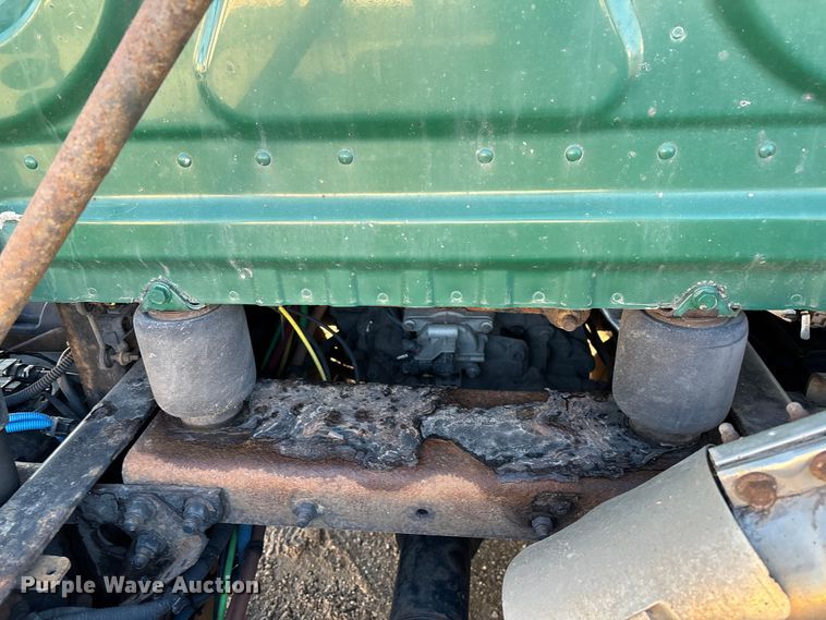 image for item FG1027 2017 Freightliner Cascadia 125 semi truck