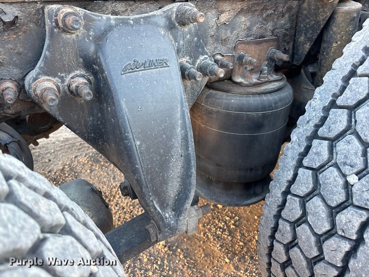 image for item FG1027 2017 Freightliner Cascadia 125 semi truck